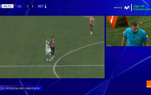 Cùng ra sân ở Champions League, em trai Mbappe nhận thẻ đỏ 