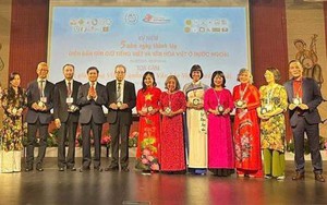 Tôn vinh tiếng Việt: “Tiếng Việt trong tim con” – Gìn giữ tiếng mẹ đẻ, gắn kết với quê hương
