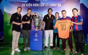 Tín đồ bóng đá Việt sống trọn không khí lễ hội đón Cup C1 cùng Ronaldinho, anh em De Boer và Seedorf