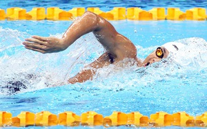 Bóng đá và rau muống