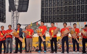 U23 Việt Nam lại nhận thưởng lớn, HLV Park Hang Seo xúc động