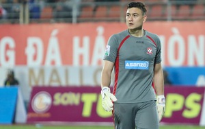 Thủ môn Văn Lâm ngẫu hứng đàn, nghêu ngao hát