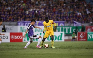 Video: Trọng Hoàng lập 'siêu phẩm', FLC Thanh Hóa tạo bất ngờ tại Hàng Đẫy