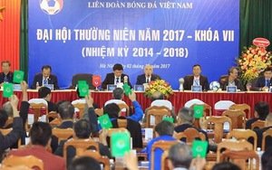 Sau ông Hùng, ai từ chức nữa? Giơ tay lên...