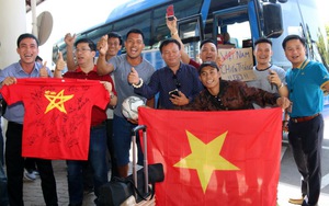 Tuyển Việt Nam đến Lào, tự tin chinh phục AFF Cup