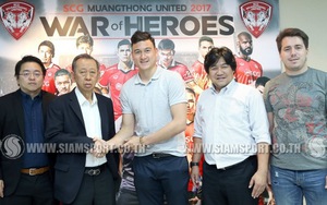 Văn Lâm gặp lãnh đạo Muangthong United trước lễ ra mắt