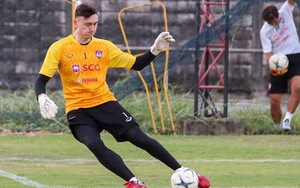 Nakhon 3-1 Muangthong United: Đồng đội đá quá tệ, Văn Lâm không thể 'gánh team' (FT)