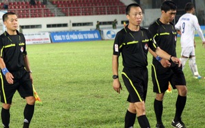 Trọng tài trận Hải Phòng - Đà Nẵng phạt thẻ đỏ 'nhầm địa chỉ'