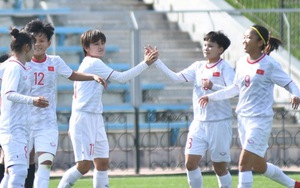 Thắng Hong Kong 2-1, tuyển nữ Việt Nam thẳng tiến vòng loại thứ ba