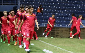 HLV Steve Darby: ‘Thái Lan buộc phải thắng, tuyển Việt Nam đừng quan tâm kết quả’