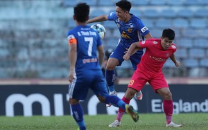 Trợ lý HLV Quảng Nam phải tự cách ly vì COVID-19