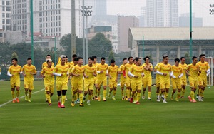 Kết quả bóng đá ĐT Việt Nam 3-2 U22 Việt Nam: Văn Quyết và Đức Chinh toả sáng trên sân Cẩm Phả