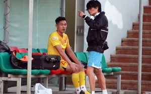 Chấn thương nặng, Hai Long rời tuyển Việt Nam bất đắc dĩ