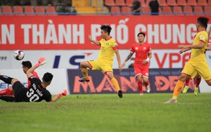 Chủ tịch, HLV trưởng CLB SLNA đồng loạt xin từ chức