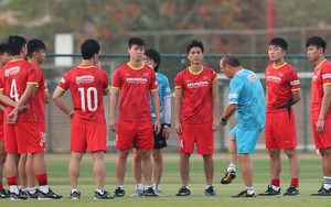 Đội hình xuất phát Việt Nam vs Malaysia: Văn Hậu, Công Phượng đá chính