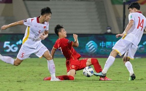 Tin ĐT Việt Nam hôm nay 8/10: HLV Park Hang Seo nhận sai. Văn Hậu động viên đồng đội