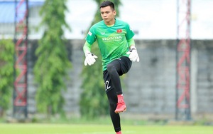 HLV Park Hang Seo triệu tập gấp thủ môn Văn Cường