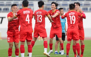 Công Phượng mỏi cơ nhưng vẫn tham gia đấu tập