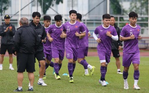 Tin ĐT Việt Nam vs Thái Lan 25/12: Tiến Dũng trở lại, HLV Thái Lan tuyên bố mang Cup vô địch về nước