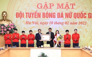 Thủ tướng Phạm Minh Chính tuyên dương đội tuyển bóng đá nữ Việt Nam