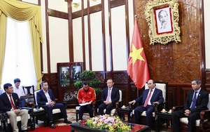 Chủ tịch nước tiếp hai HLV Park Hang Seo và Mai Đức Chung