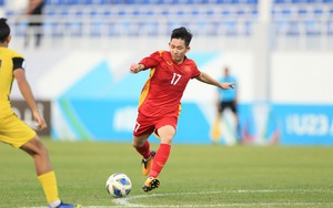 Hai Long bất ngờ khi được chọn là Cầu thủ xuất sắc nhất trận