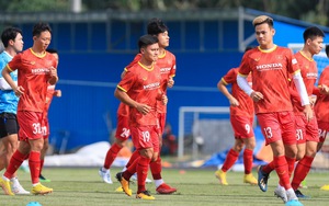 Tuyển Việt Nam hội quân đúng World Cup, chuẩn bị cho AFF Cup