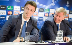 Sir Alex sốc khi Van Gaal làm điều này ở Man United