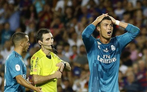 Ronaldo ghi bàn, nhận thẻ đỏ rồi đẩy trọng tài... khoảnh khắc 'bi hài' chỉ diễn ra đúng 1 phút