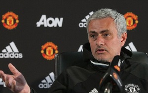 Mourinho đau đầu: 'Chẳng cầu thủ tấn công nào của tôi đáng phải ngồi dự bị cả'