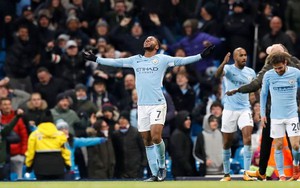 Sterling ghi bàn ở giây cuối, Guardiola ăn mừng điên dại, fan M.U đau đớn tột độ