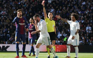 'Bàn tay của Chúa’ của Carvajal không thể tránh Real Madrid thảm bại trước Barca