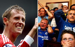 Chelsea đang 'vơ bèo gạt tép', sau Carroll lại gây sốc với Crouch