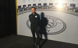 Cựu tiền đạo Man City đến Việt Nam: 'Chúng tôi đã có kế hoạch cho trận tái đấu với Liverpool'