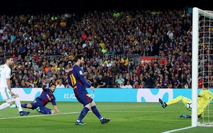 Barcelona 2-2 Real Madrid: Ronaldo gọi, Messi trả lời, chia điểm trong trận cầu đầy bạo lực