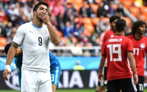 Ai Cập 0-1 Uruguay: 'Luis Suarez béo, chậm chạp, xử lí tù, chân gỗ. May chưa cắn ai'