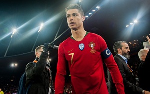 Bồ Đào Nha 3-0 Algeria: Ronaldo bị 'cướp show' trong ngày trở lại