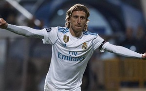 Real Madrid: Ai sẽ buồn vì Modric ở lại?