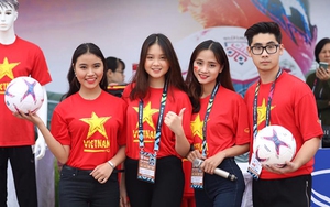 TRỰC TIẾP Việt Nam vs Malaysia: Dàn ‘Mỹ nữ’ đổ bộ về Mỹ Đình tiếp lửa cho đội tuyển