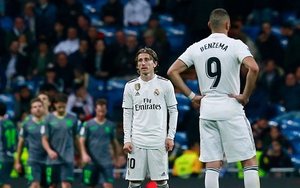 Video Real 0-2 Sociedad: Vazquez thẻ đỏ, Real bị Barca bỏ xa trên bảng xếp hạng