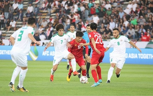 VIDEO: Để hạ Việt Nam, Iraq nhiều lần chơi kiểu 'lấy thịt đè người'