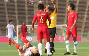 VIDEO: Những pha chơi xấu của U22 Indonesia với U22 Việt Nam
