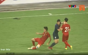 VIDEO: Ngôi sao Thái Lan nhận thẻ đỏ sau khi đấm Đình Trọng