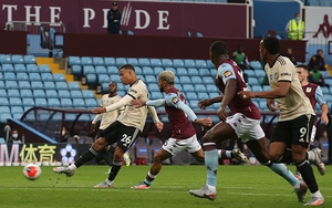 Cộng đồng mạng hoang mang vì không biết Greenwood thuận chân nào