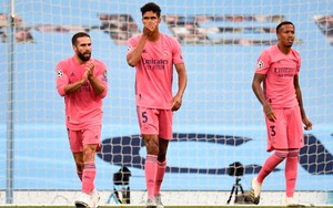 Real Madrid: Varane xin lỗi đồng đội vì 'tặng' 2 bàn thắng cho Man City