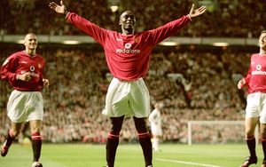 Huyền thoại thúc giục MU xây dựng tâm lý chống lại cả thế giới