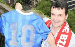 Chiếc áo Maradona mặc để thực hiện ‘Bàn tay của Chúa’ giờ ở đâu?