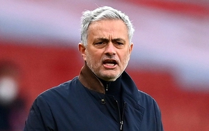 Tottenham bị loại khỏi Europa League đầy cay đắng, CĐV đòi sa thải Mourinho
