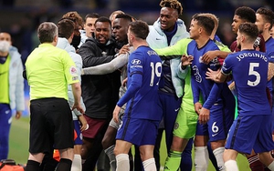 Bóng đá hôm nay 21/5: MU đón tin vui từ Maguire. Chelsea và Leicester đối diện án phạt