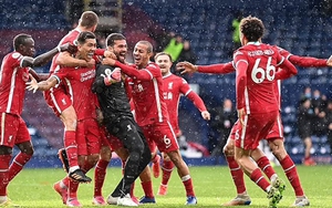 Liverpool: Klopp ‘sốc 1 giây’ khi chứng kiến bàn thắng của Alisson